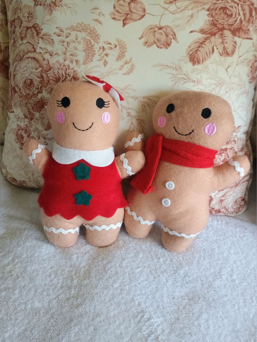 Holiday Gingerbread Plush Duo - Red Outfit and Scarf